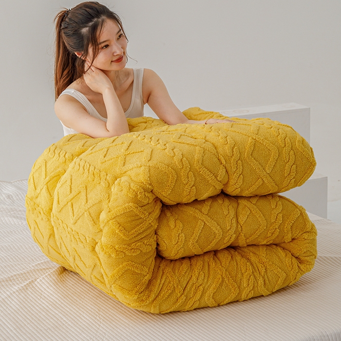 91家纺网 家纺一手货源 找家纺 雅蔓依 2025新款塔芙绒羊羔绒冬被被子被芯 柠檬黄