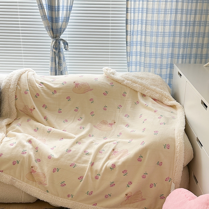 91家纺网 家纺一手货源 找家纺 昔可家纺 2023新款ins风牛奶绒羊羔绒印花毛毯（风格二） 天鹅玫瑰