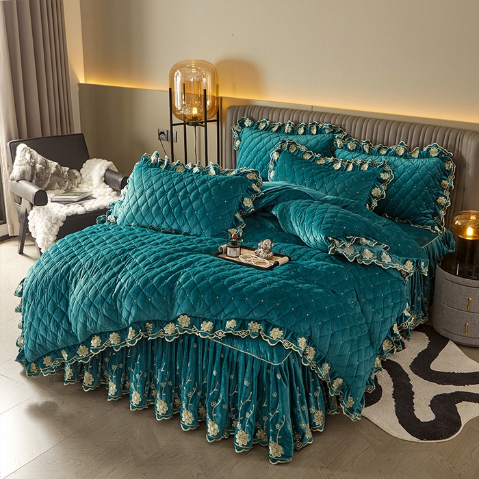 91家纺网 家纺一手货源 找家纺 罗艺轩 2024新款花季宝宝绒全套夹棉絎缝加厚系列床裙套件 橄榄绿