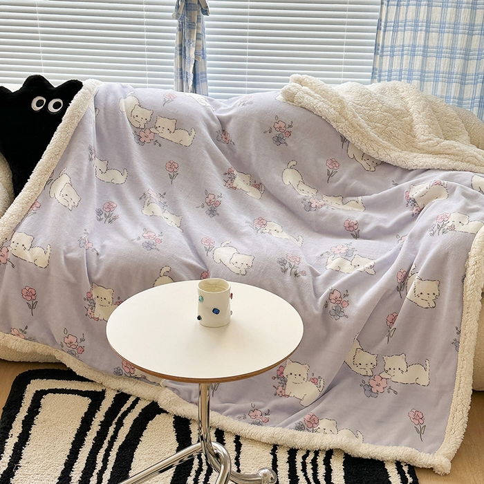 91家纺网 家纺一手货源 找家纺 昔可家纺 2023新款ins风牛奶绒羊羔绒印花毛毯（风格二） 花花小猫咪