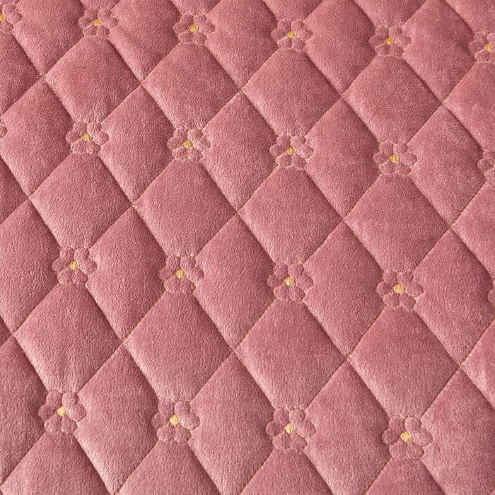 91家纺网 家纺一手货源 找家纺 罗艺轩 2024新款花季宝宝绒全套夹棉絎缝加厚系列床裙三件套 豆沙粉