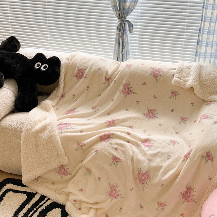 91家纺网 家纺一手货源 找家纺 昔可家纺 2023新款ins风牛奶绒羊羔绒印花毛毯（风格二） 午后茶花