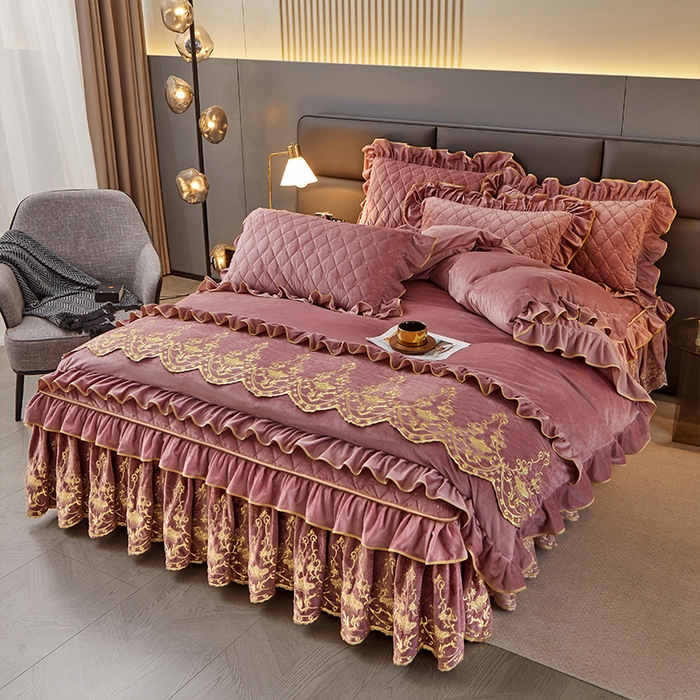 91家纺网 家纺一手货源 找家纺 罗艺轩 2024新款欧洲风情宝宝绒可拆卸夹棉床裙四件套 豆沙粉