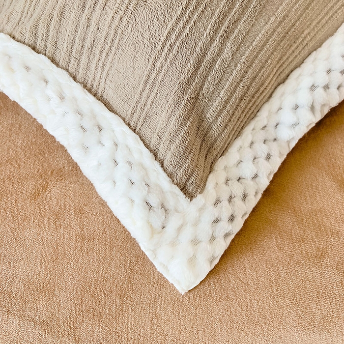 91家纺网 家纺一手货源 找家纺 （总）琪格格纺织 2023新款暖绒包边雕花绒简约款四件套