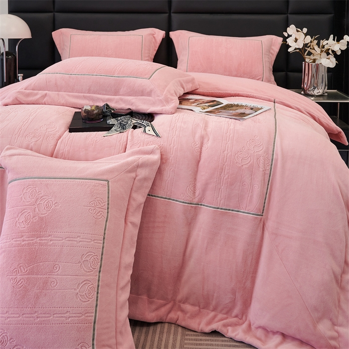 91家纺网 家纺一手货源 找家纺 榻尚家居 2023新款秋冬暖绒Queen系列-玫瑰花园 温柔粉