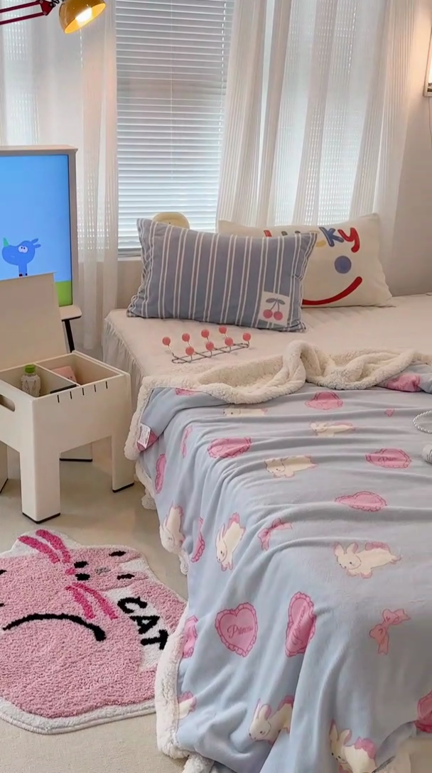 91家纺网 家纺一手货源 找家纺 昔可家纺 2023新款ins风牛奶绒羊羔绒印花毛毯（风格一） 萝莉爱心兔