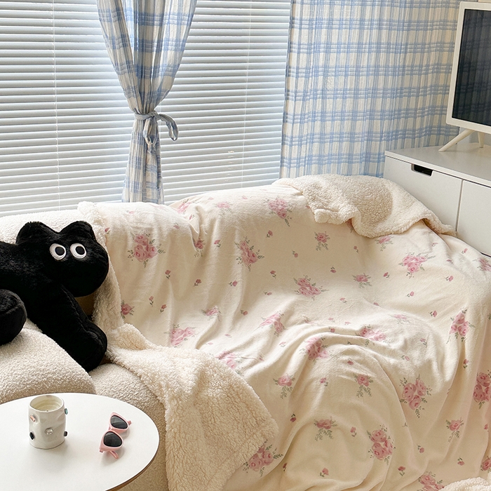 91家纺网 家纺一手货源 找家纺 昔可家纺 2023新款ins风牛奶绒羊羔绒印花毛毯（风格二） 午后茶花