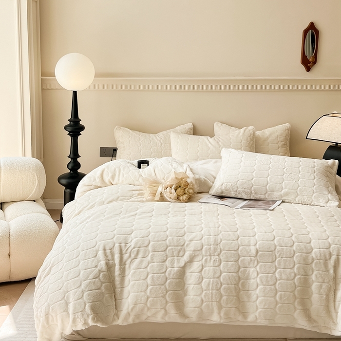 91家纺网 家纺一手货源 找家纺 慕尚家纺 2025新款280g兔毛绒四件套-洛卡 洛卡-奶白