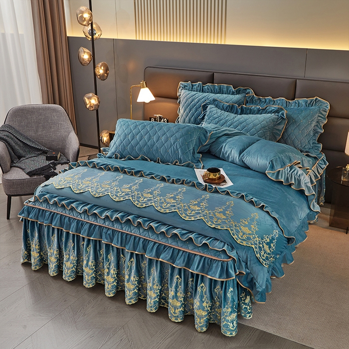 91家纺网 家纺一手货源 找家纺 罗艺轩 2024新款欧洲风情宝宝绒可拆卸夹棉床裙四件套 绅士蓝