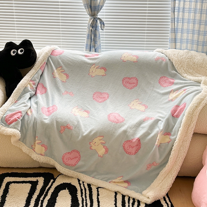 91家纺网 家纺一手货源 找家纺 昔可家纺 2023新款ins风牛奶绒羊羔绒印花毛毯（风格二） 萝莉爱心兔