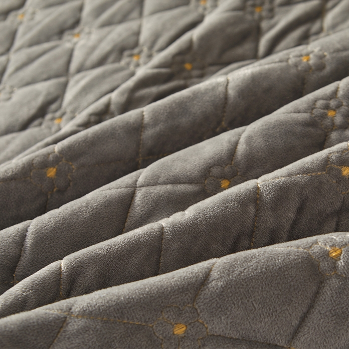 91家纺网 家纺一手货源 找家纺 罗艺轩 2024新款花季宝宝绒全套夹棉絎缝加厚系列床裙套件 高级灰