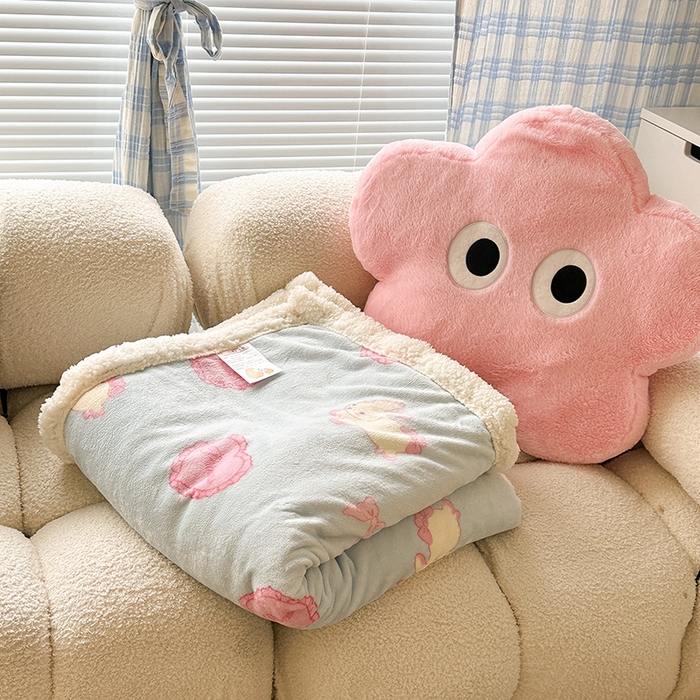 91家纺网 家纺一手货源 找家纺 昔可家纺 2023新款ins风牛奶绒羊羔绒印花毛毯（风格二） 萝莉爱心兔