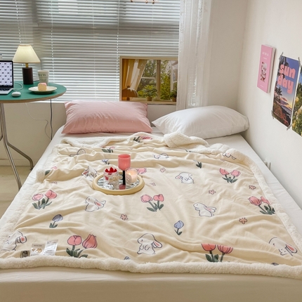 昔可家纺 2023新款ins风牛奶绒羊羔绒印花毛毯（风格一） 粉粉郁金兔