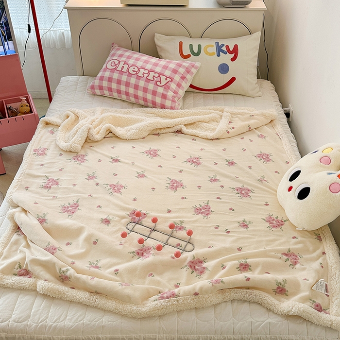 91家纺网 家纺一手货源 找家纺 昔可家纺 2023新款ins风牛奶绒羊羔绒印花毛毯（风格一） 午后茶花