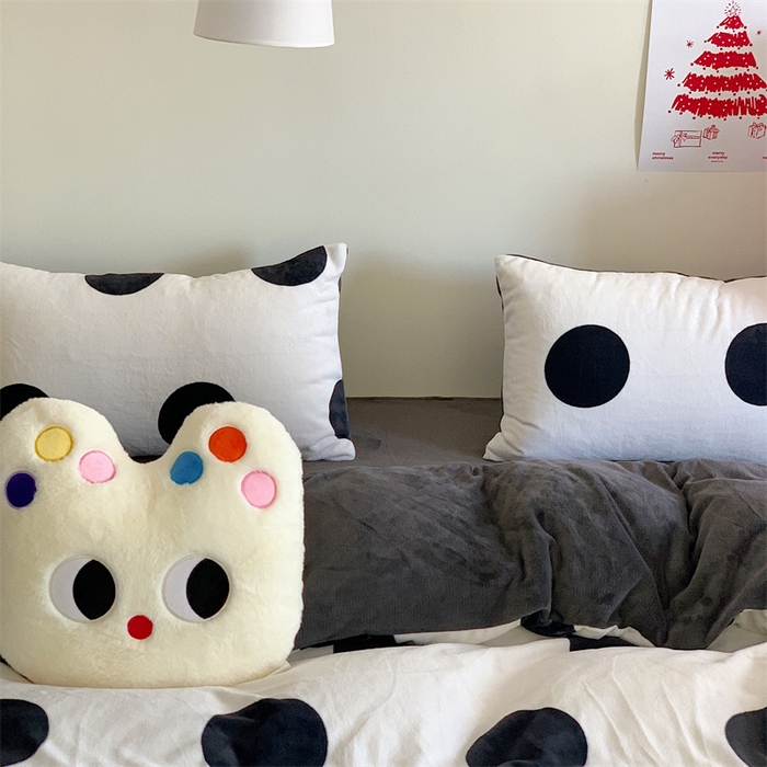 91家纺网 家纺一手货源 找家纺 星期八 2023新款210g双面牛奶绒印花四件套 波点