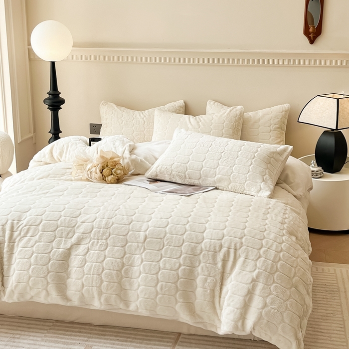 91家纺网 家纺一手货源 找家纺 慕尚家纺 2025新款280g兔毛绒四件套-洛卡 洛卡-奶白