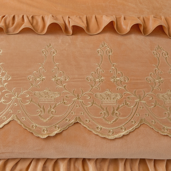 91家纺网 家纺一手货源 找家纺 罗艺轩 2024新款欧洲风情宝宝绒可拆卸夹棉床裙四件套 香槟金