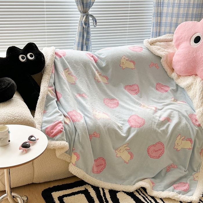 91家纺网 家纺一手货源 找家纺 昔可家纺 2023新款ins风牛奶绒羊羔绒印花毛毯（风格二） 萝莉爱心兔