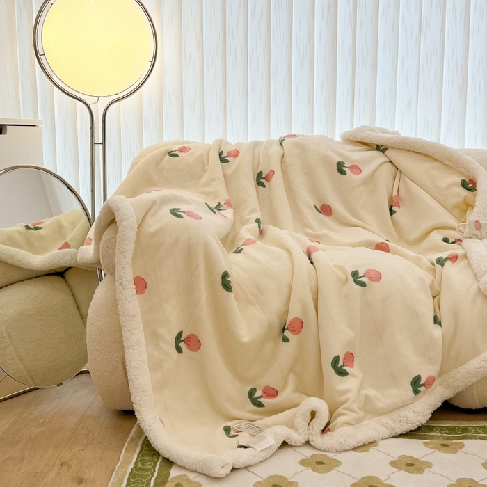 91家纺网 家纺一手货源 找家纺 昔可家纺 2023新款ins风牛奶绒羊羔绒印花毛毯（风格二） 粉嫩小郁金