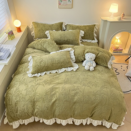 91家纺网 家纺一手货源 找家纺 （总）琪格格 2024新款暖绒蓄热全消光雕花绒花边四件套-雕花绒花边