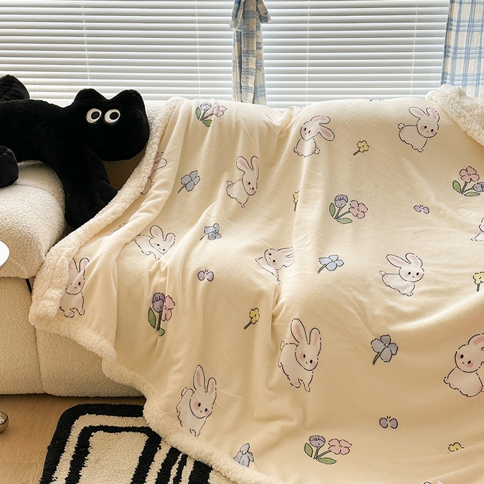 91家纺网 家纺一手货源 找家纺 昔可家纺 2023新款ins风牛奶绒羊羔绒印花毛毯（风格二） 花小兔