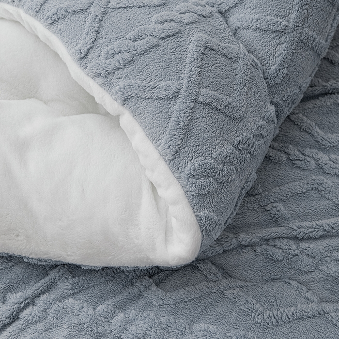 91家纺网 家纺一手货源 找家纺 雅蔓依 2025新款塔芙绒羊羔绒冬被被子被芯 典雅灰