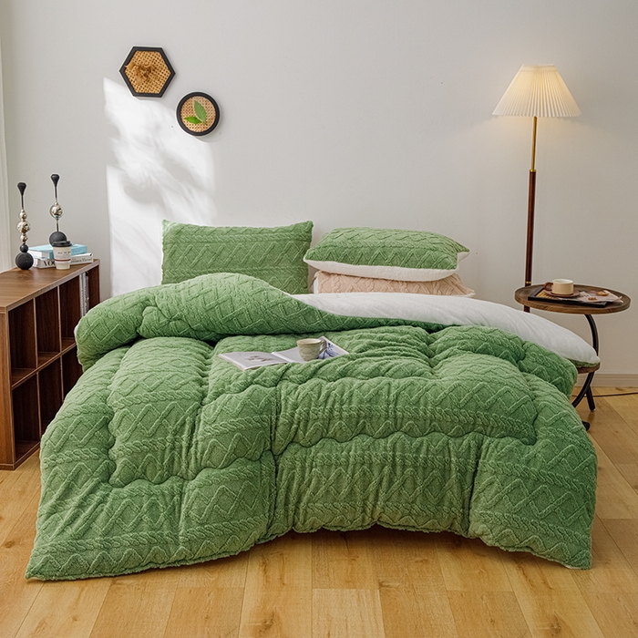 91家纺网 家纺一手货源 找家纺 雅蔓依 2025新款塔芙绒羊羔绒冬被被子被芯 果绿色