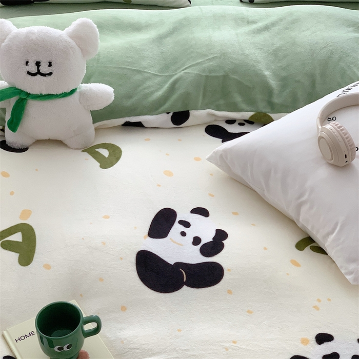 91家纺网 家纺一手货源 找家纺 星期八 2023新款210g双面牛奶绒印花四件套 小熊猫