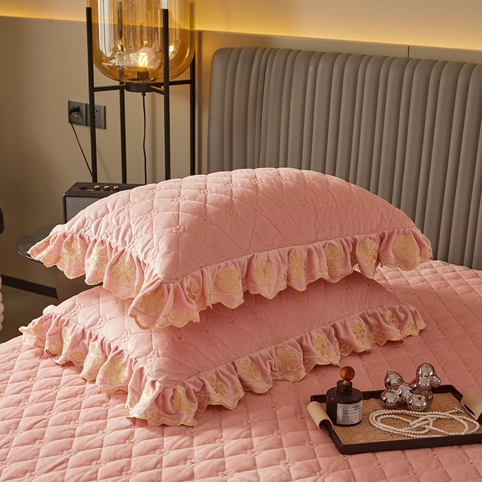 91家纺网 家纺一手货源 找家纺 罗艺轩 2024新款花季宝宝绒全套夹棉絎缝加厚系列床裙套件 美人玉