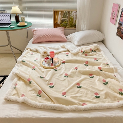 昔可家纺 2023新款ins风牛奶绒羊羔绒印花毛毯（风格一） 粉嫩小郁金
