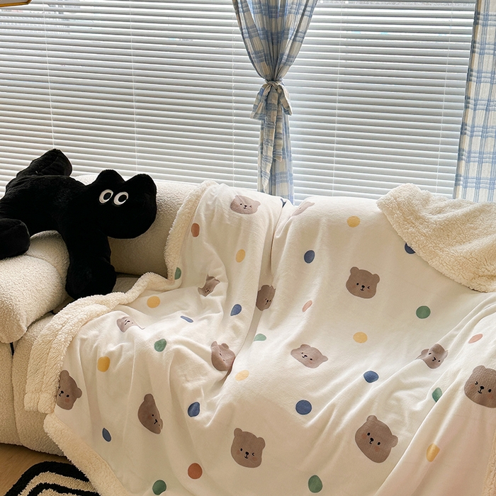 91家纺网 家纺一手货源 找家纺 昔可家纺 2023新款ins风牛奶绒羊羔绒印花毛毯（风格二） 彩色波点熊