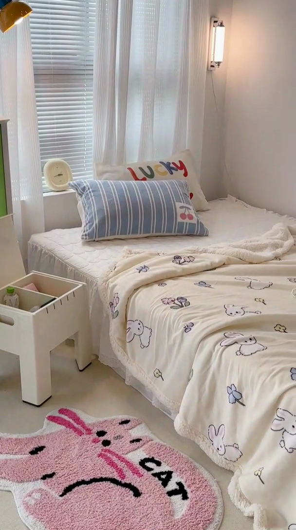 91家纺网 家纺一手货源 找家纺 昔可家纺 2023新款ins风牛奶绒羊羔绒印花毛毯（风格一） 花小兔