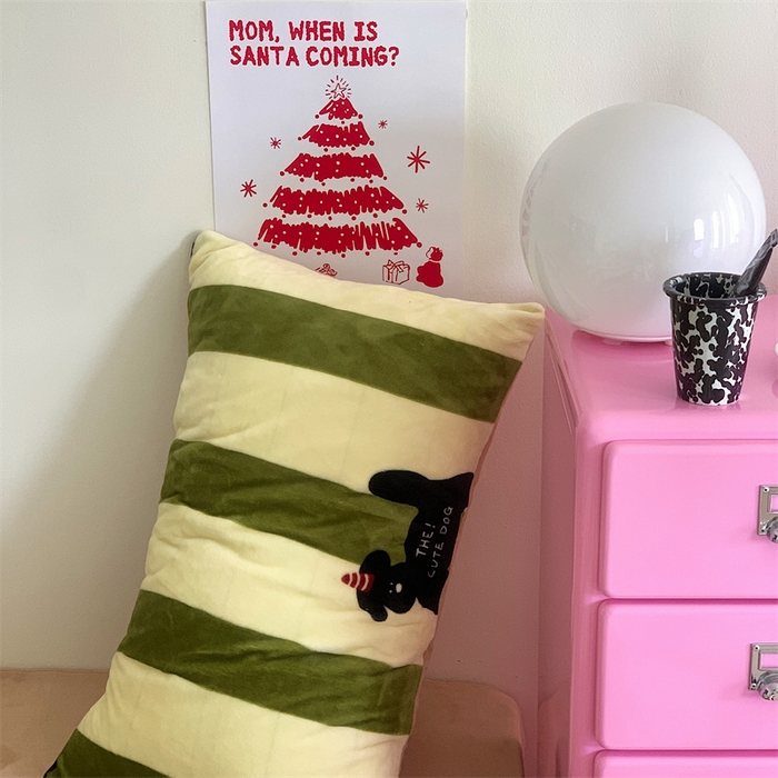 91家纺网 家纺一手货源 找家纺 星期八 2023新款210g双面牛奶绒印花四件套 条纹狗狗绿