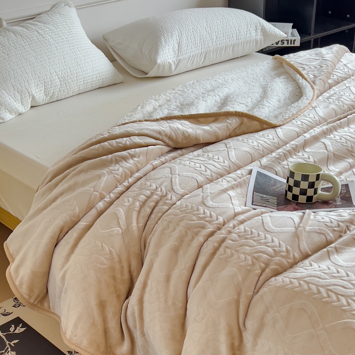 91家纺网 家纺一手货源 找家纺 宜家坊 新款秋冬高克重法莱绒羊羔绒立体剪花纯色多功能毛毯 浅奶咖