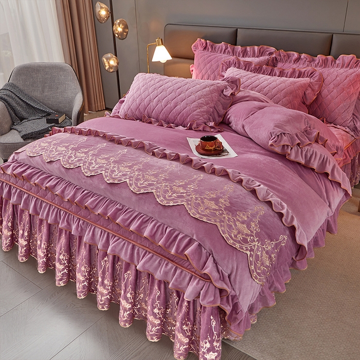 91家纺网 家纺一手货源 找家纺 罗艺轩 2024新款欧洲风情宝宝绒可拆卸夹棉床裙四件套 丁香紫