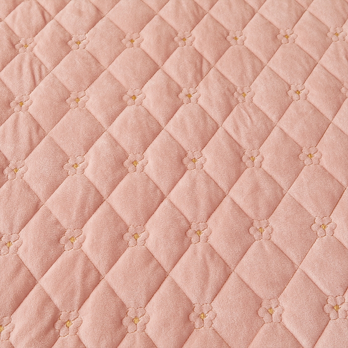 91家纺网 家纺一手货源 找家纺 罗艺轩 2024新款花季宝宝绒全套夹棉絎缝加厚系列床裙三件套 美人玉