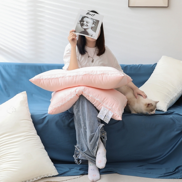 91家纺网 家纺一手货源 找家纺 拾光枕芯 2023新款天丝牛奶蕾丝枕 玉色