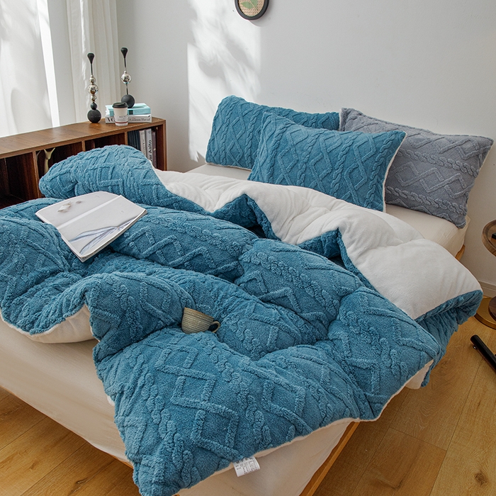 91家纺网 家纺一手货源 找家纺 雅蔓依 2025新款塔芙绒羊羔绒冬被被子被芯 宝石蓝
