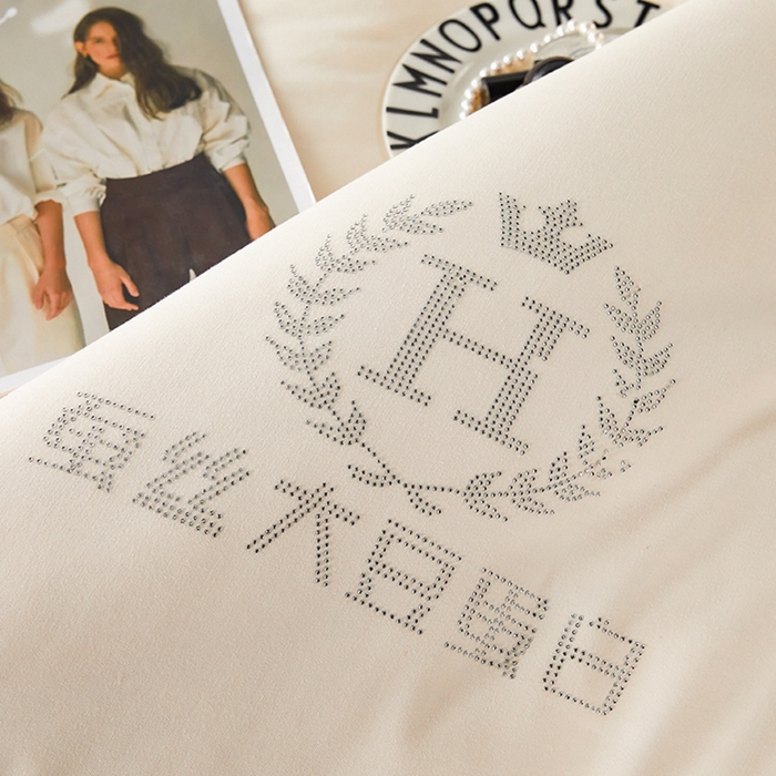 91家纺网 家纺一手货源 找家纺 丽卡家纺  家居馆 2023新款米娜蚕丝子母被 米黄色