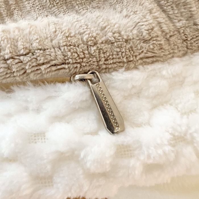 91家纺网 家纺一手货源 找家纺 （总）琪格格纺织 2023新款暖绒包边雕花绒简约款四件套