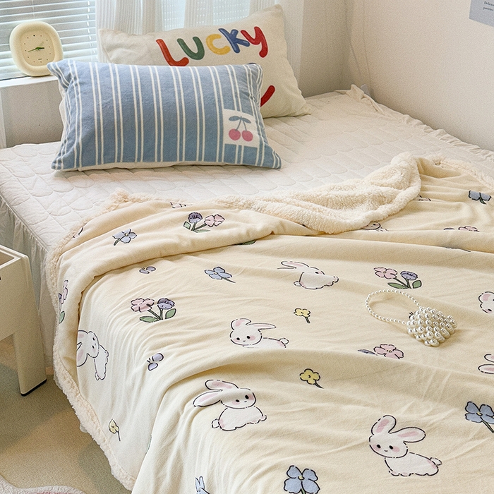 91家纺网 家纺一手货源 找家纺 昔可家纺 2023新款ins风牛奶绒羊羔绒印花毛毯（风格一） 花小兔