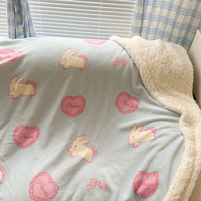 91家纺网 家纺一手货源 找家纺 昔可家纺 2023新款ins风牛奶绒羊羔绒印花毛毯（风格二） 萝莉爱心兔