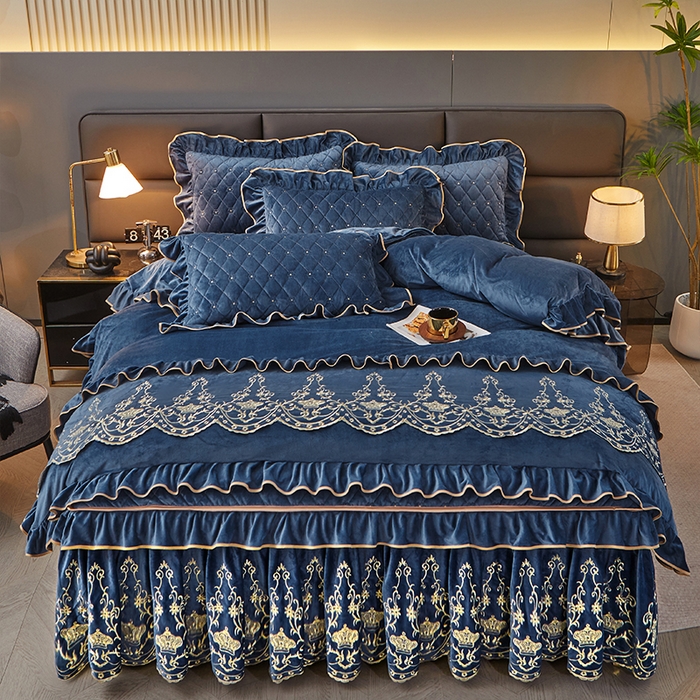 91家纺网 家纺一手货源 找家纺 罗艺轩 2024新款欧洲风情宝宝绒可拆卸夹棉床裙四件套 宝石蓝