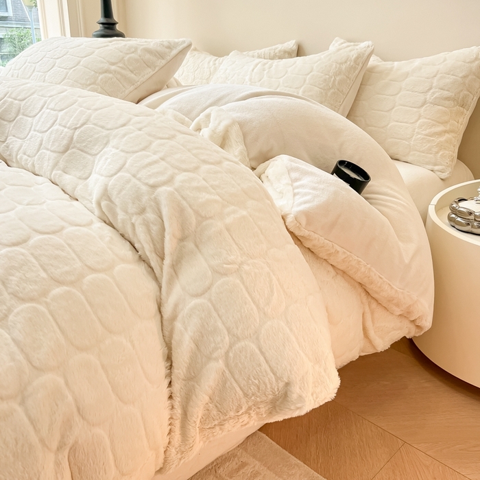 91家纺网 家纺一手货源 找家纺 慕尚家纺 2025新款280g兔毛绒四件套-洛卡 洛卡-奶白