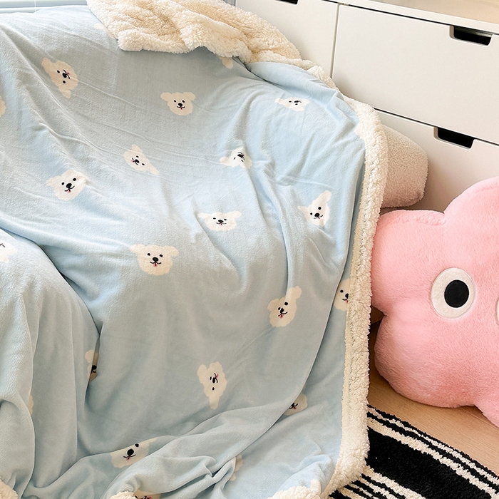 91家纺网 家纺一手货源 找家纺 昔可家纺 2023新款ins风牛奶绒羊羔绒印花毛毯（风格二） 蓝底小白熊