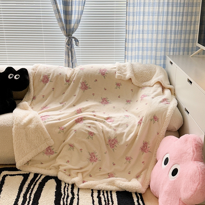 91家纺网 家纺一手货源 找家纺 昔可家纺 2023新款ins风牛奶绒羊羔绒印花毛毯（风格二） 午后茶花