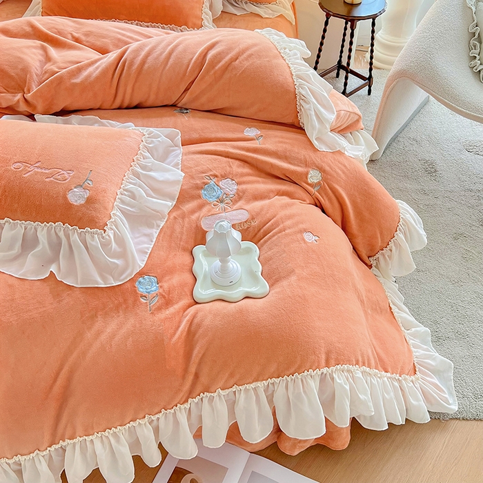 91家纺网 家纺一手货源 找家纺 可以家居 2023新款牛奶绒绣花花边款四件套玫瑰庄园 爱玛橙