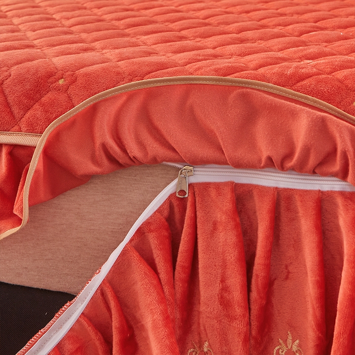 91家纺网 家纺一手货源 找家纺 罗艺轩 2024新款欧洲风情宝宝绒可拆卸夹棉床裙三件套 爱玛橙