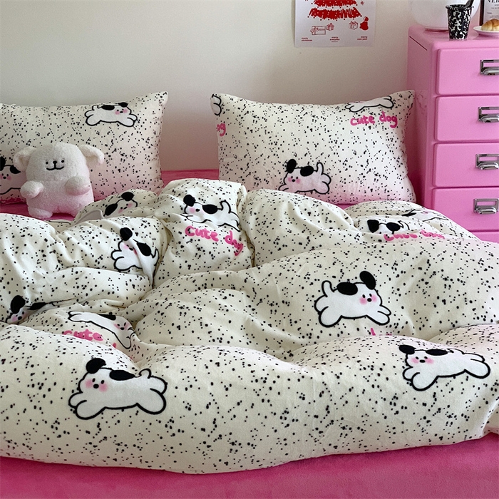 91家纺网 家纺一手货源 找家纺 星期八 2023新款210g双面牛奶绒印花四件套 cute dog