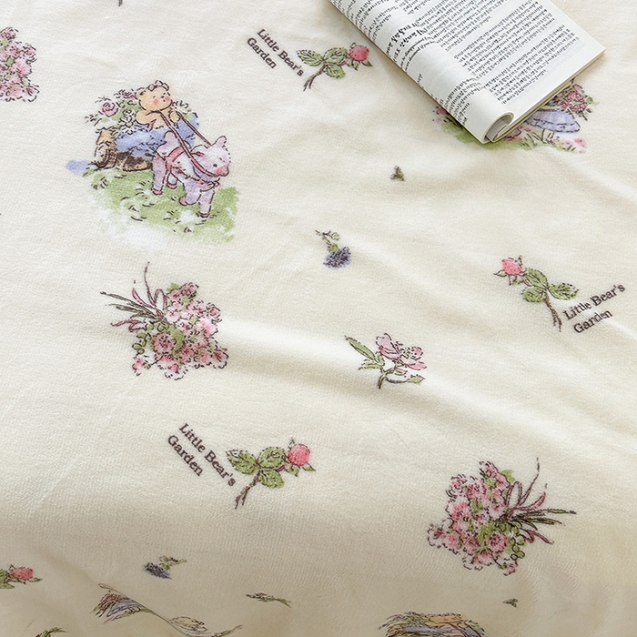 91家纺网 家纺一手货源 找家纺 昔可家纺 2023新款ins风牛奶绒羊羔绒印花毛毯（风格一） 小熊花园